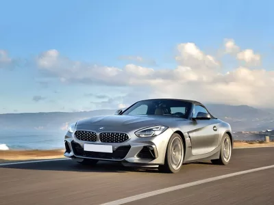 THAY KÍNH XE BMW Z4 tận nơi Giá rẻ